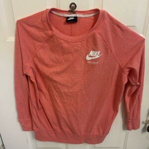 🧡 Woman’s Nike Pullover 🧡
